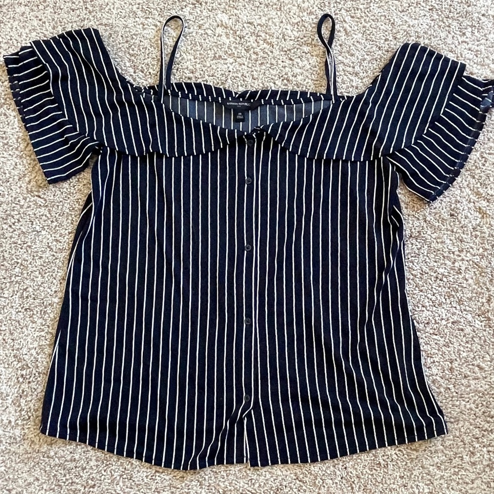 Banana Republic Off-Shoulder Pinstripe Stretch Top – Medium